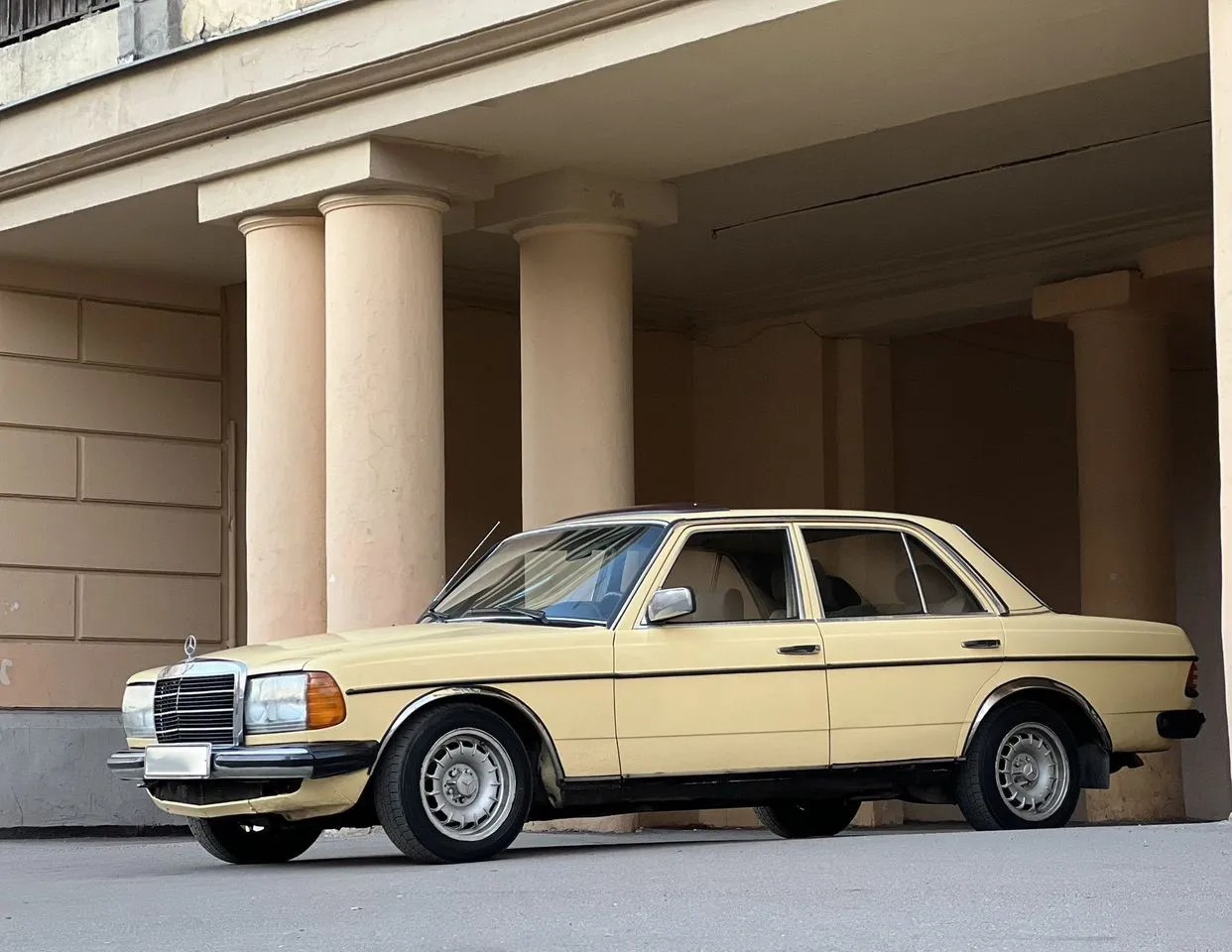 Mercedes-Benz W123 2.4 MT — фото 15